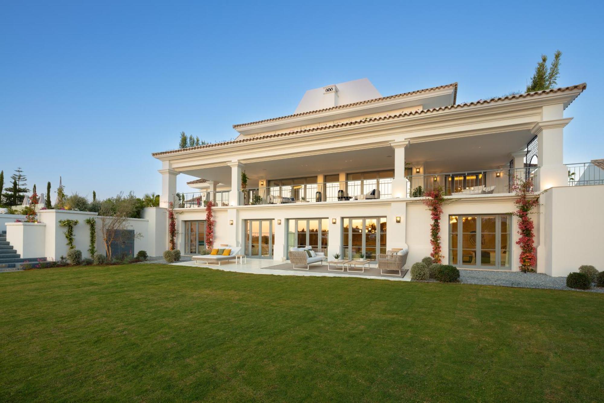 Villa Azur, Nueva Andalucia, *