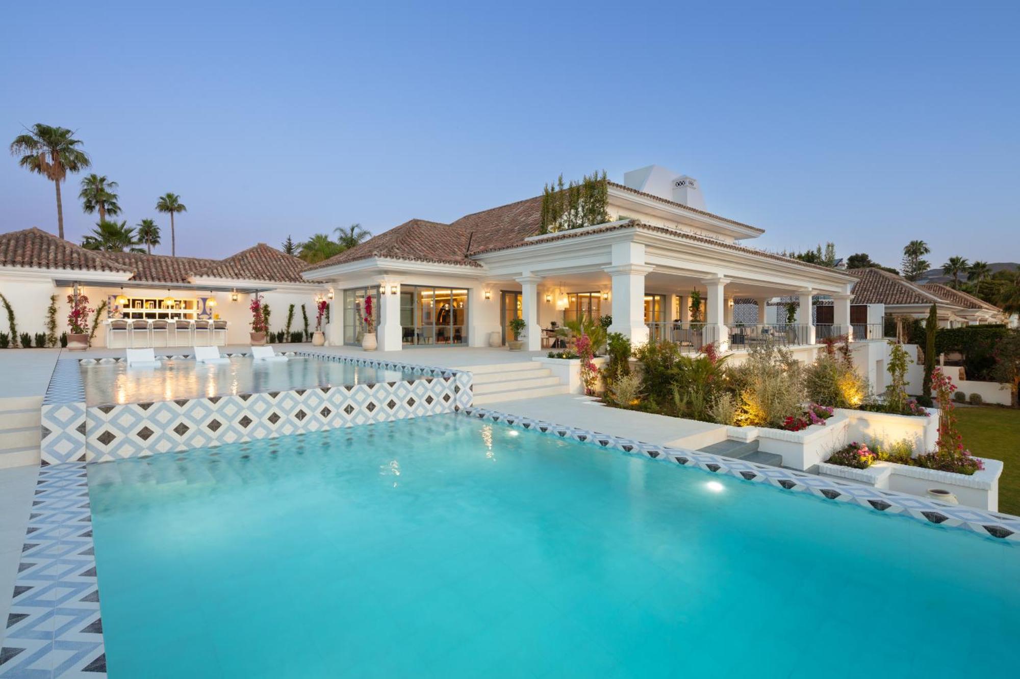 Villa Azur, Nueva Andalucia,