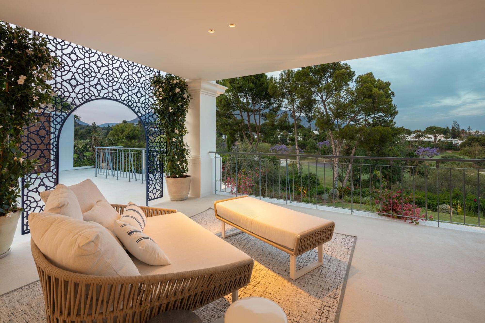 Villa Azur, Nueva Andalucia,