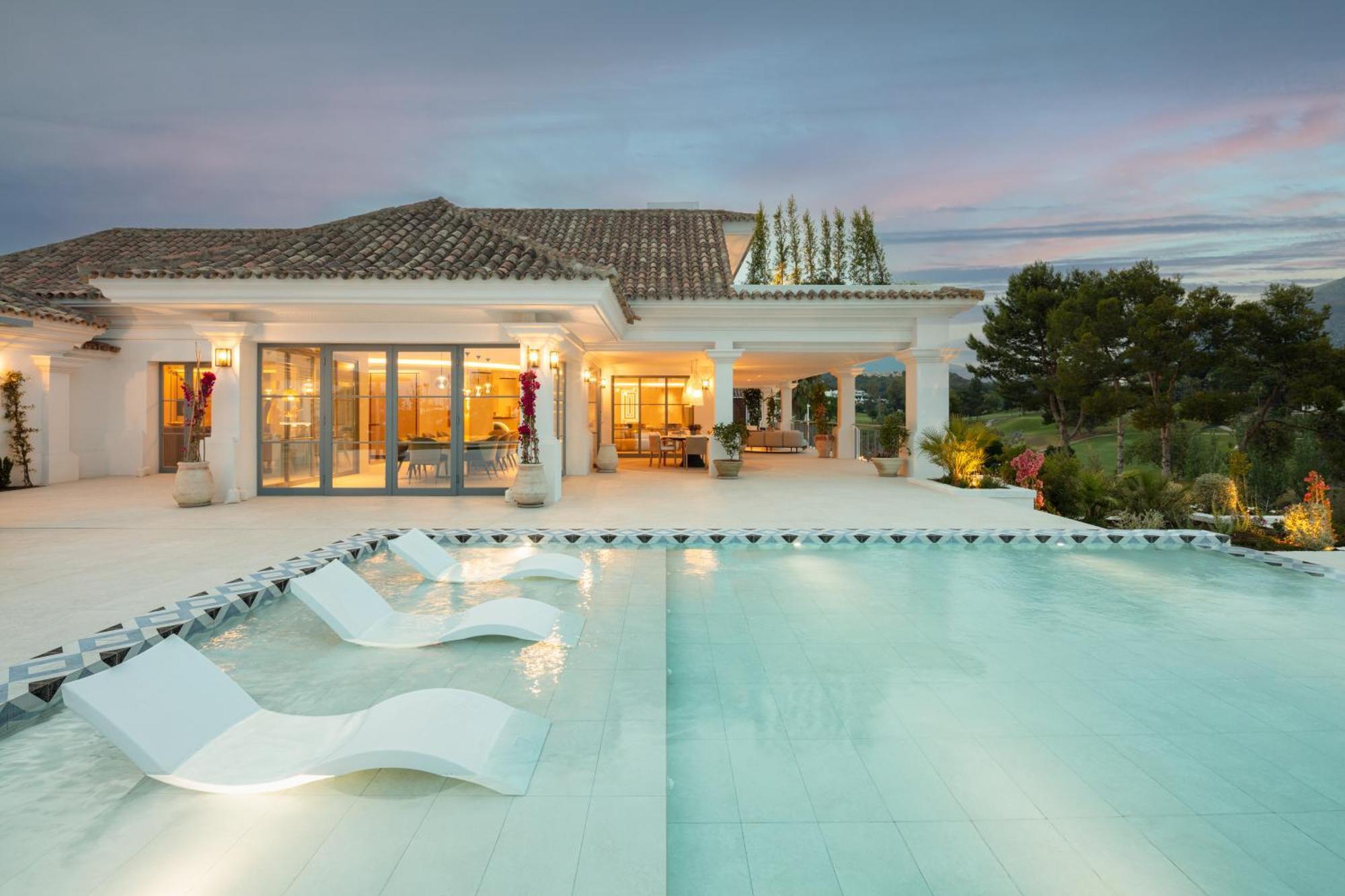Villa Azur, Nueva Andalucia, *