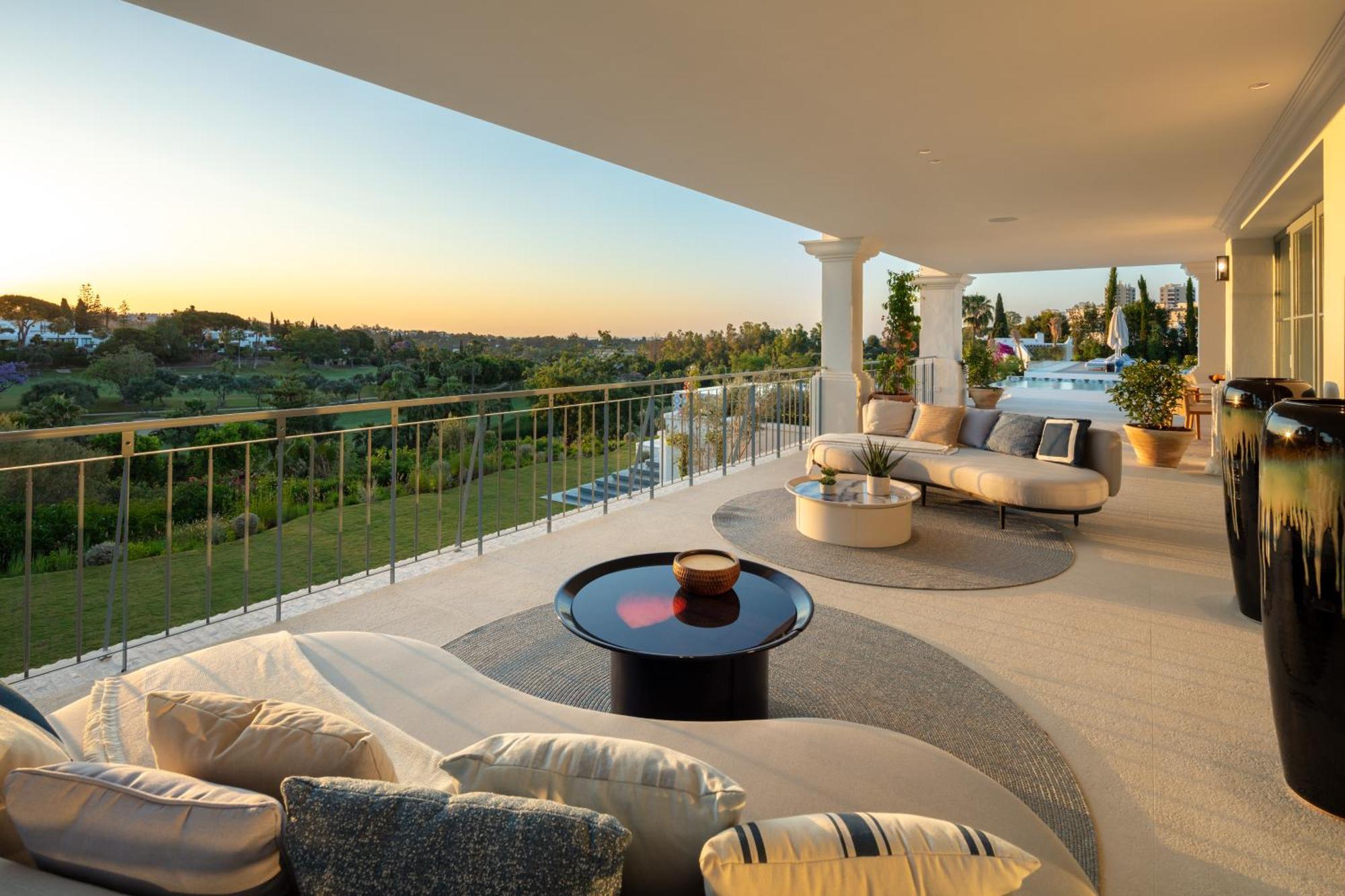 Villa Azur, Nueva Andalucia, *