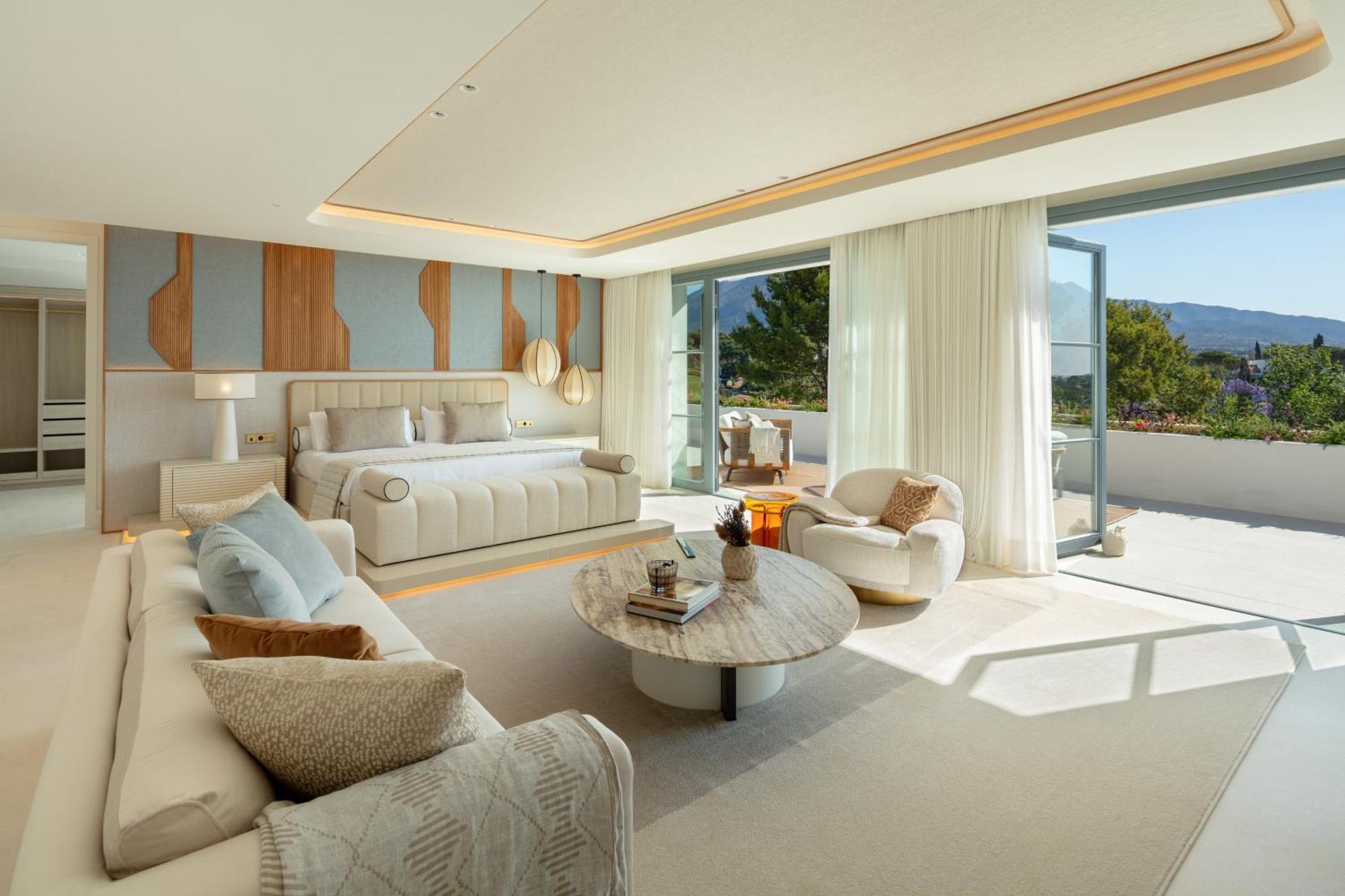 Villa Azur, Nueva Andalucia,