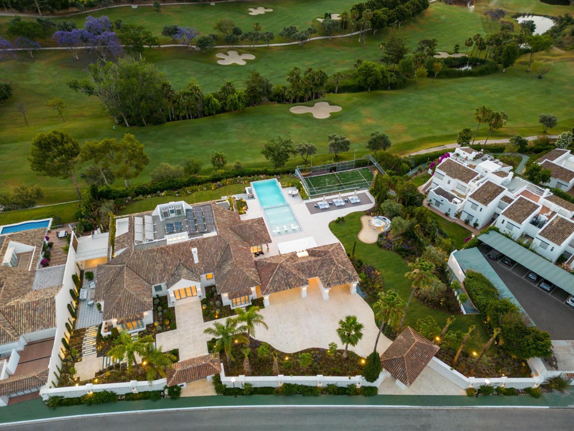 Villa Azur, Nueva Andalucia, *