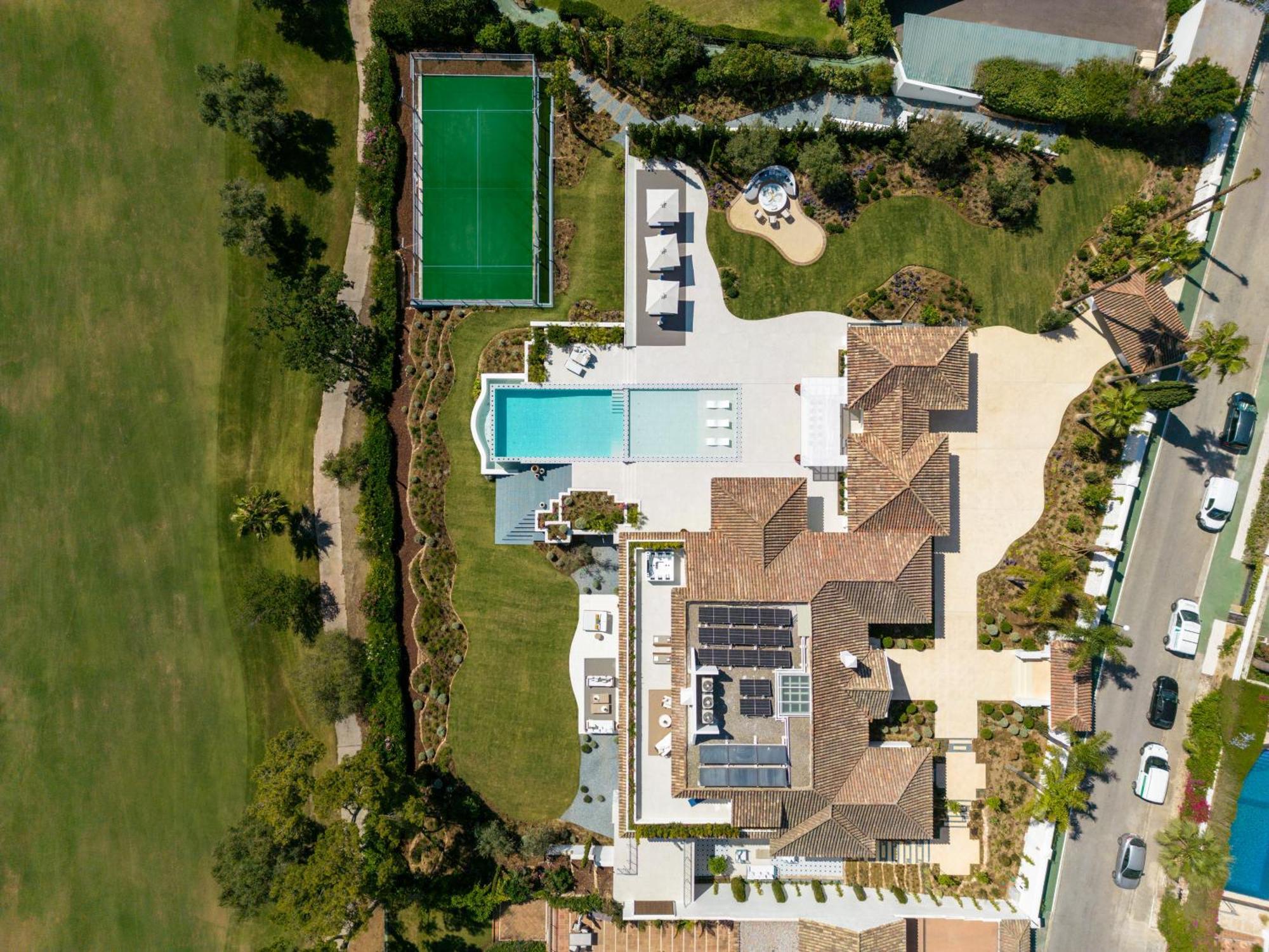 Villa Azur, Nueva Andalucia, *