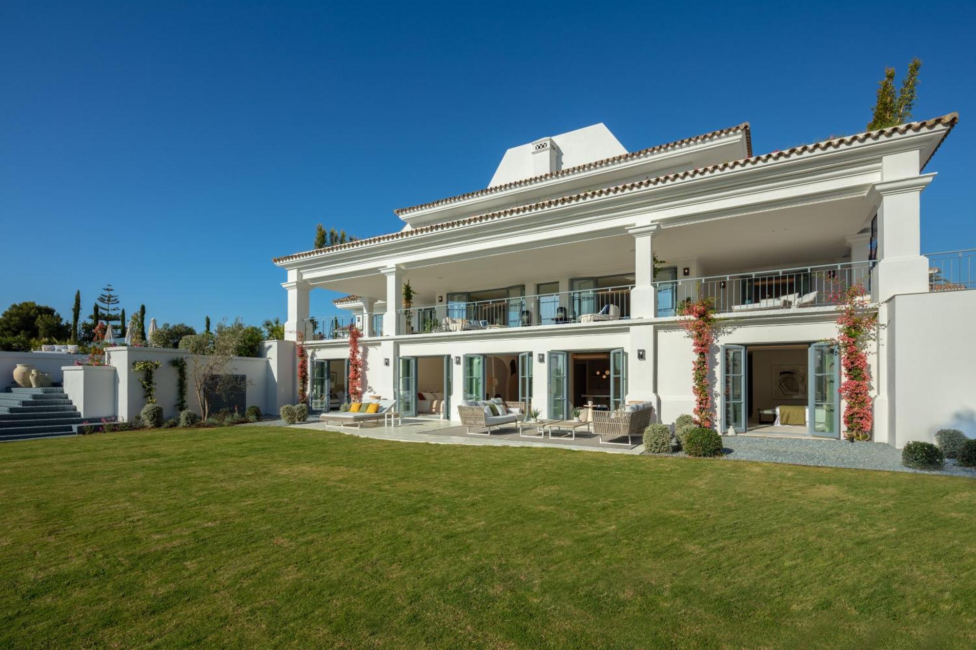 Villa Azur, Nueva Andalucia,